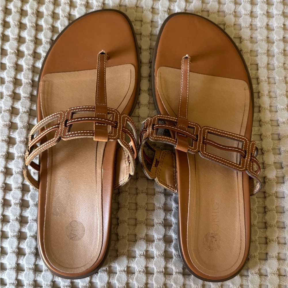 Vionic Alvana Toe Post Sandals - tan